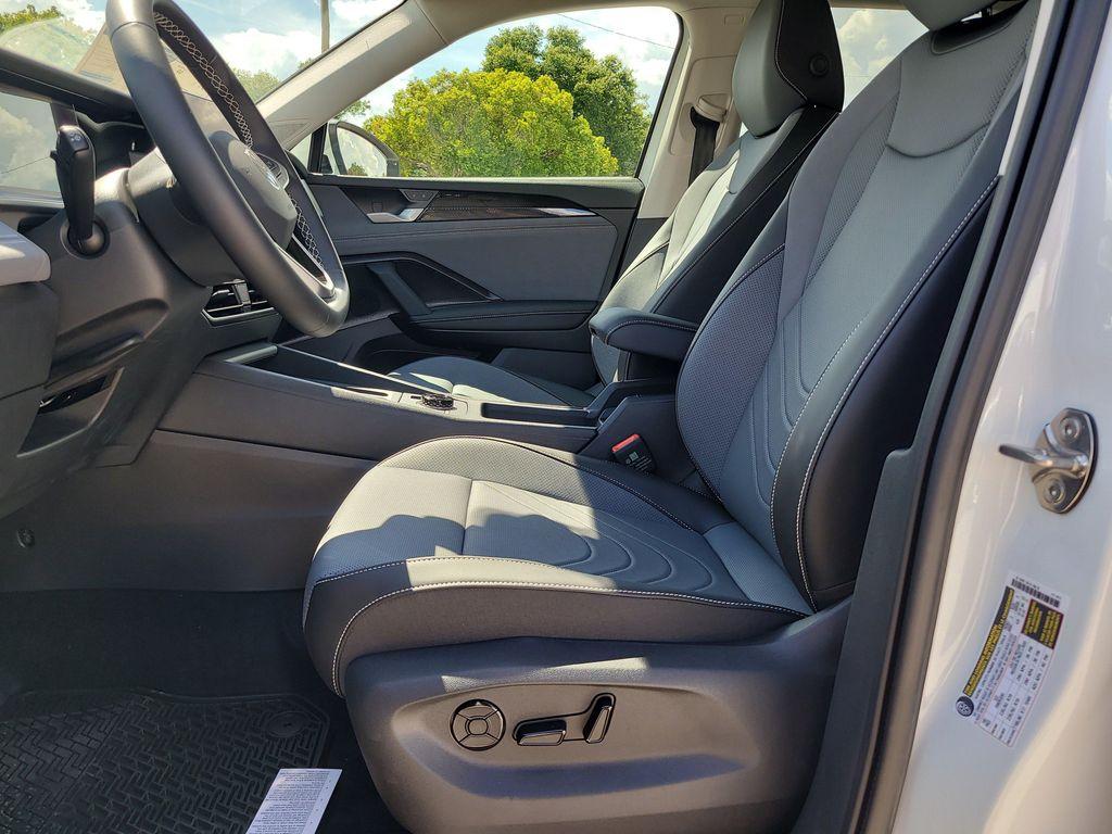 new 2025 Volkswagen Tiguan car, priced at $33,747