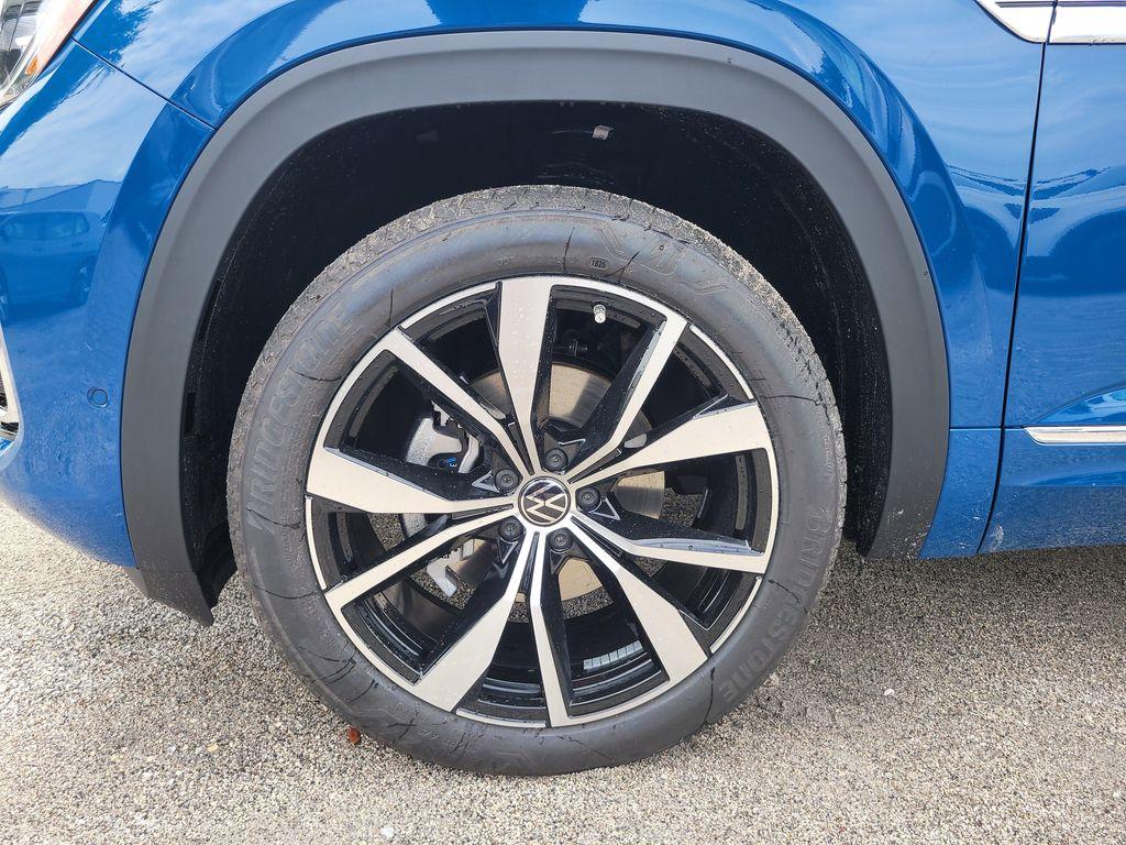 new 2026 Volkswagen Atlas car, priced at $54,899