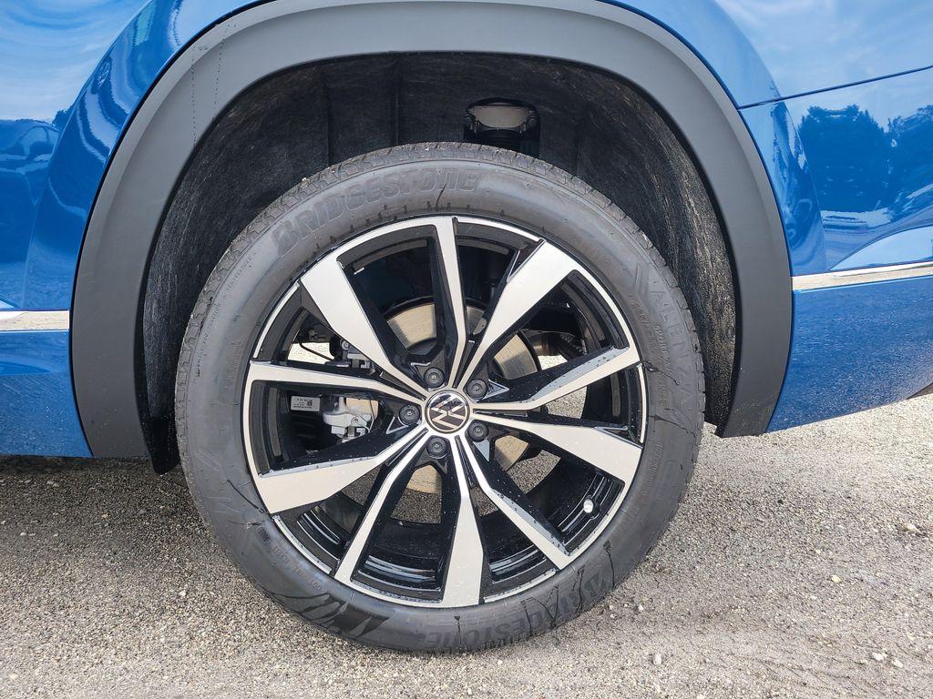 new 2026 Volkswagen Atlas car, priced at $54,899