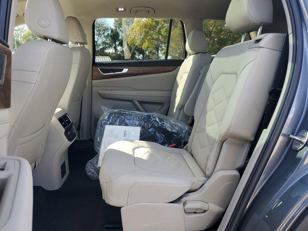 new 2025 Volkswagen Atlas car, priced at $41,411