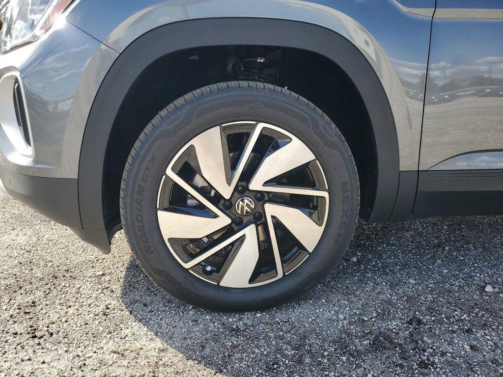 new 2025 Volkswagen Atlas car, priced at $41,411