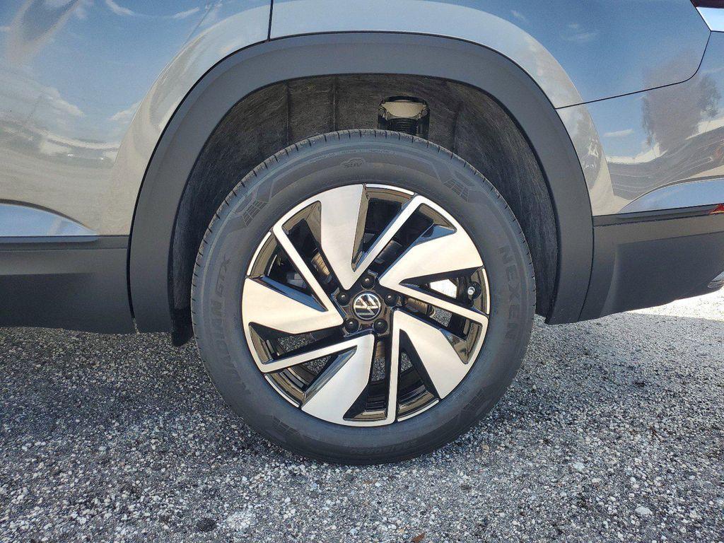new 2025 Volkswagen Atlas car, priced at $41,411