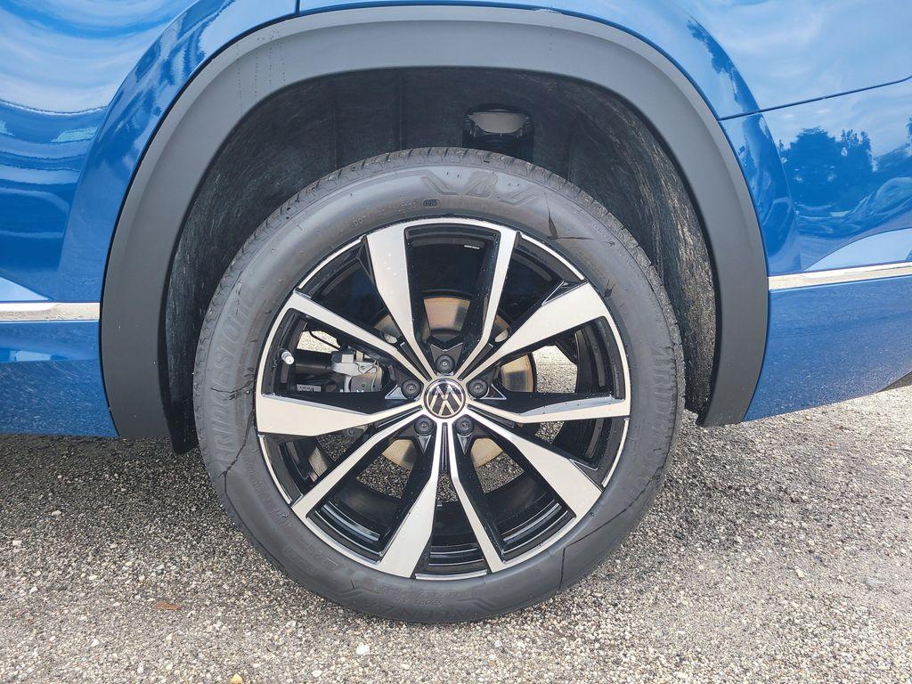 new 2026 Volkswagen Atlas car, priced at $54,301