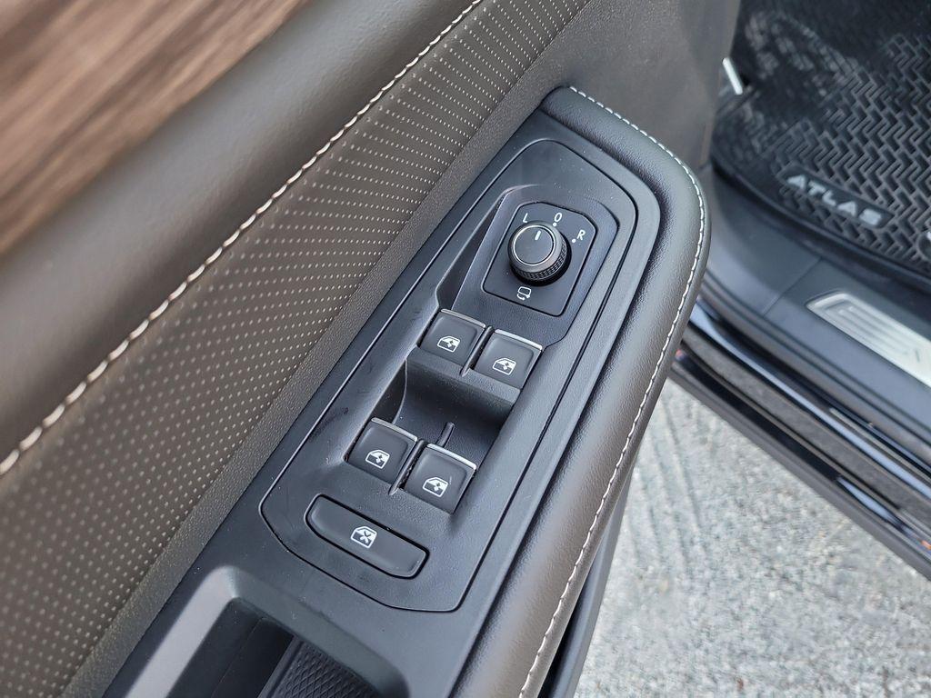 new 2026 Volkswagen Atlas car, priced at $55,101