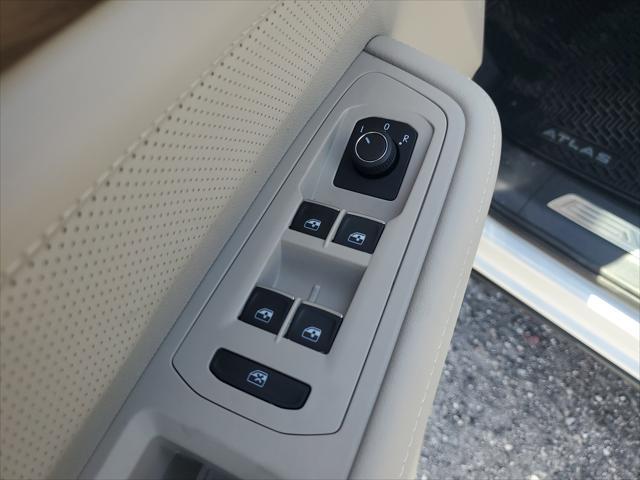 new 2025 Volkswagen Atlas car, priced at $43,366