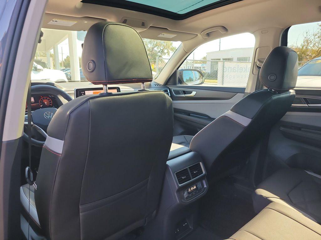 new 2026 Volkswagen Atlas car, priced at $47,091