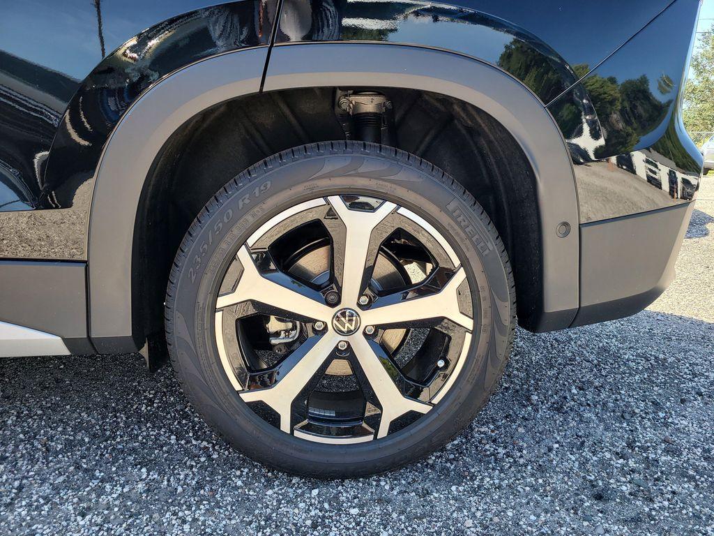 new 2025 Volkswagen Tiguan car, priced at $31,756
