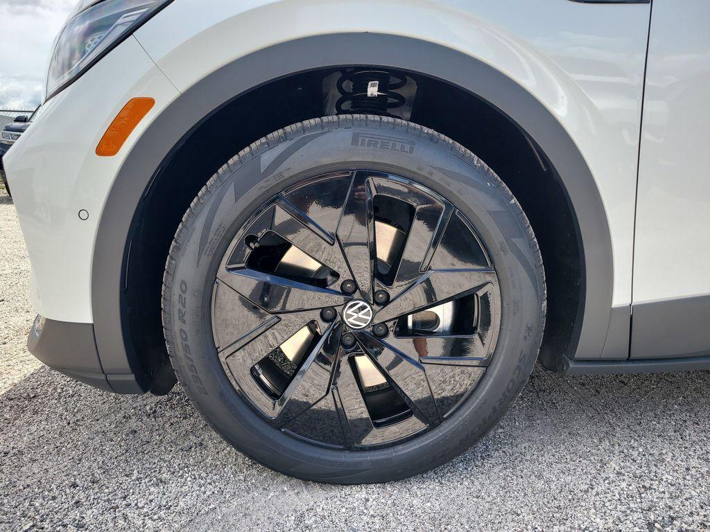 new 2025 Volkswagen ID.4 car, priced at $46,700