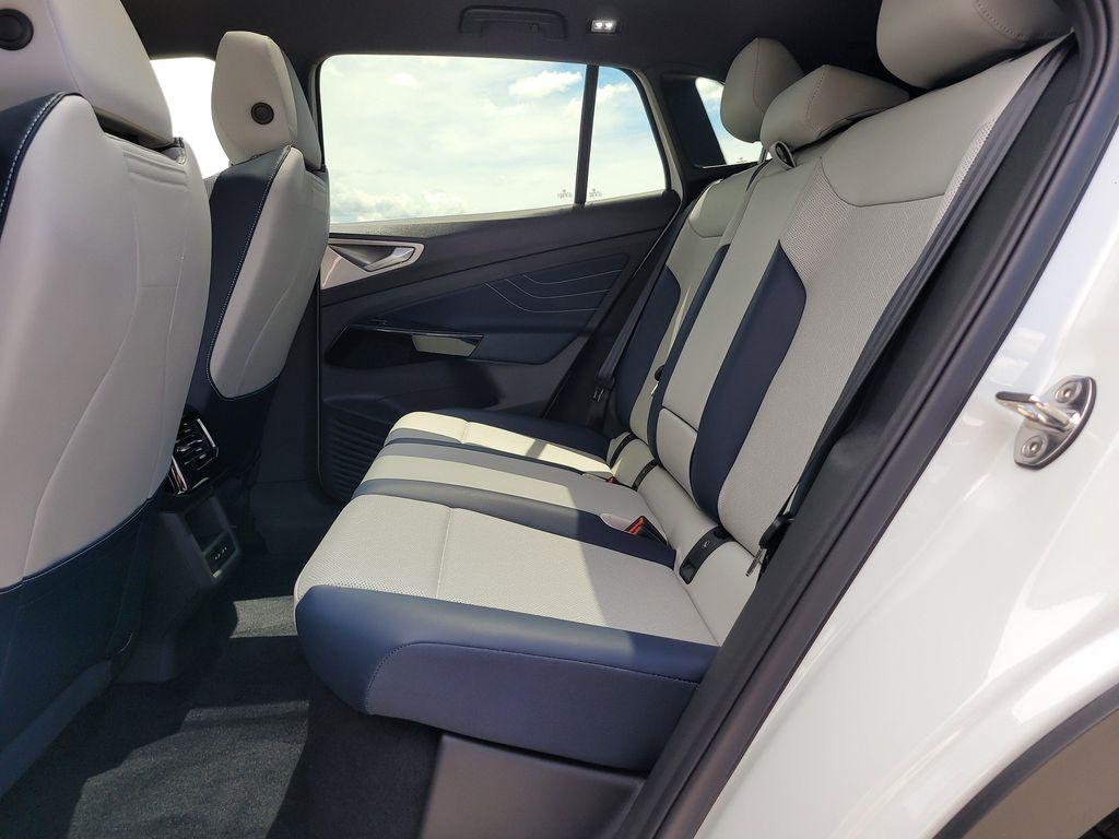new 2025 Volkswagen ID.4 car, priced at $46,700
