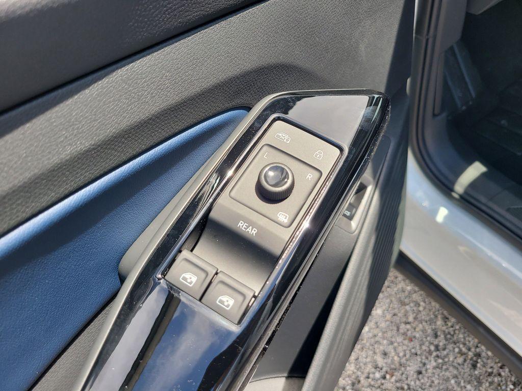 new 2025 Volkswagen ID.4 car, priced at $46,700
