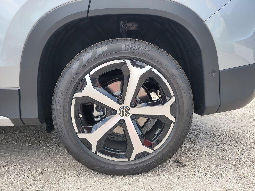 new 2025 Volkswagen Tiguan car, priced at $31,649