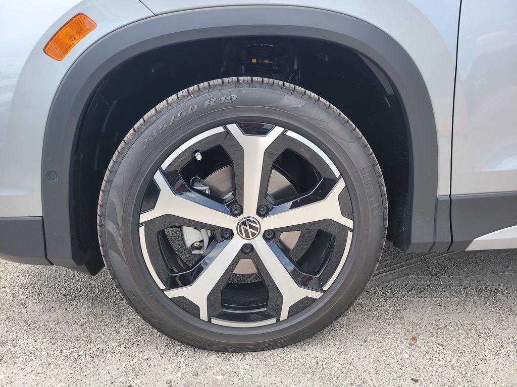 new 2025 Volkswagen Tiguan car, priced at $31,649
