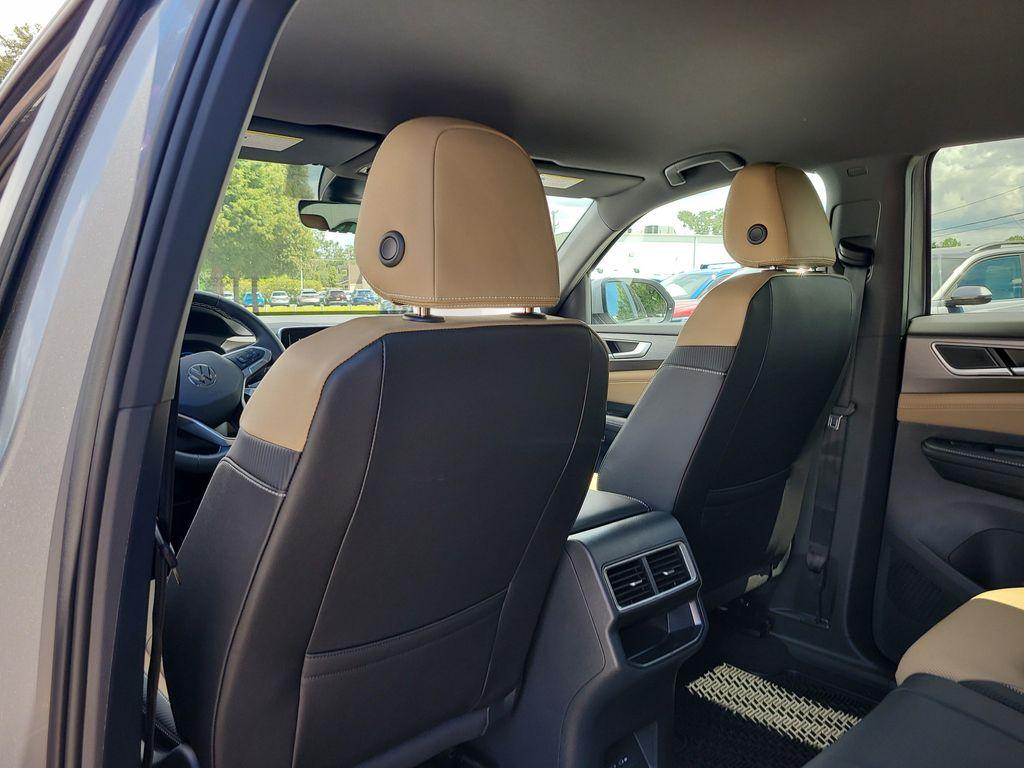 new 2026 Volkswagen Atlas Cross Sport car, priced at $39,303