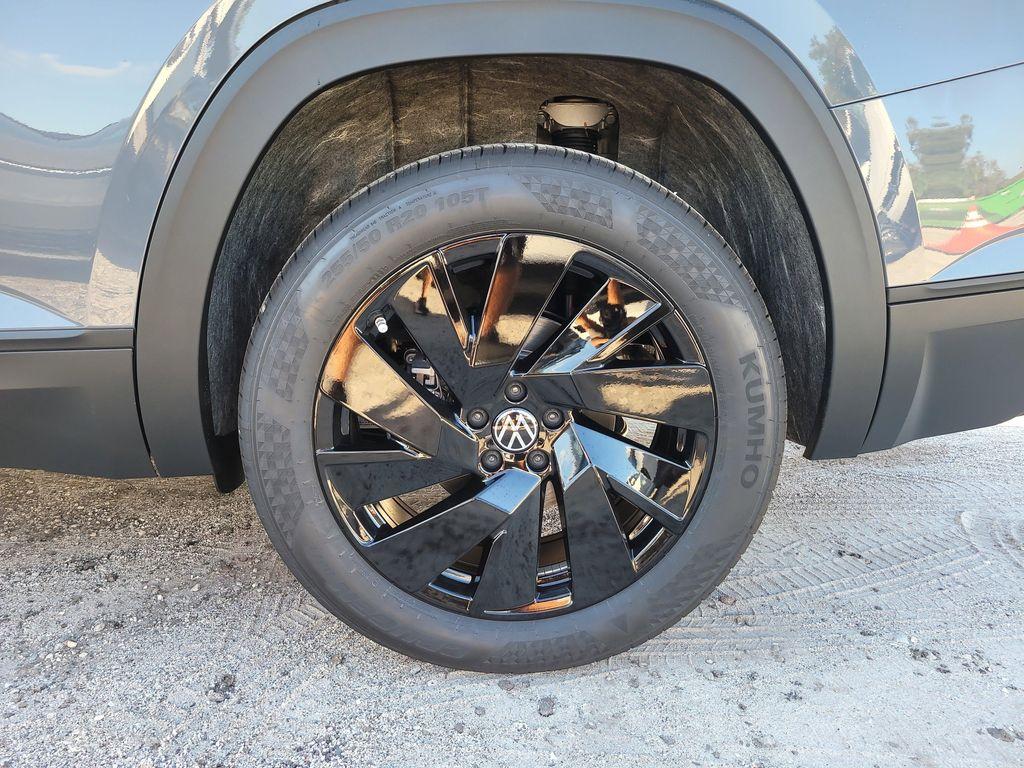 new 2026 Volkswagen Atlas car, priced at $45,840