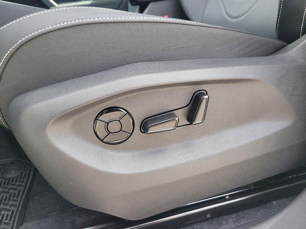 new 2025 Volkswagen Tiguan car, priced at $31,997