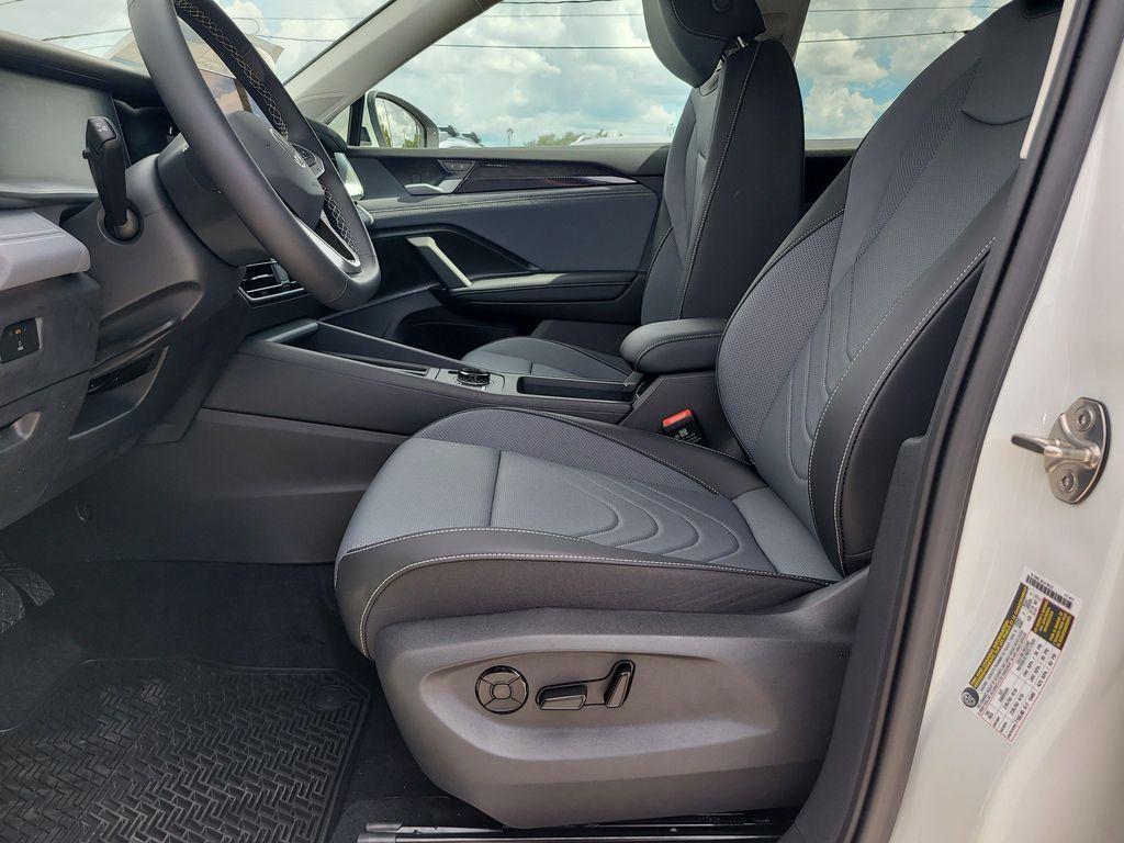 new 2025 Volkswagen Tiguan car, priced at $31,997