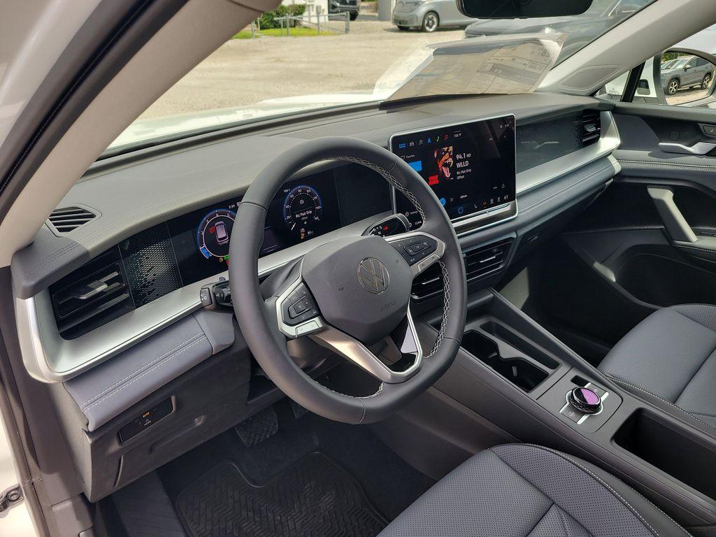 new 2025 Volkswagen Tiguan car, priced at $31,997