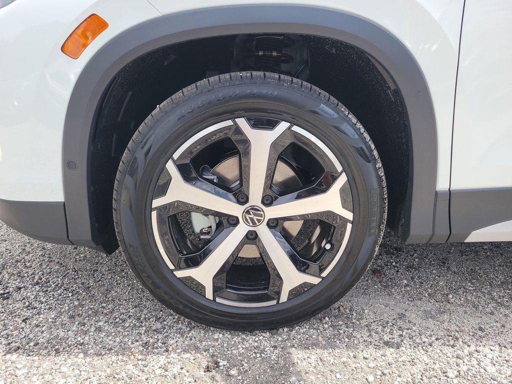 new 2025 Volkswagen Tiguan car, priced at $31,997