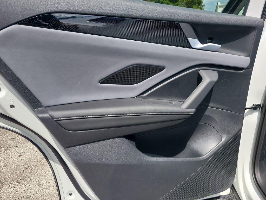 new 2025 Volkswagen Tiguan car, priced at $31,997