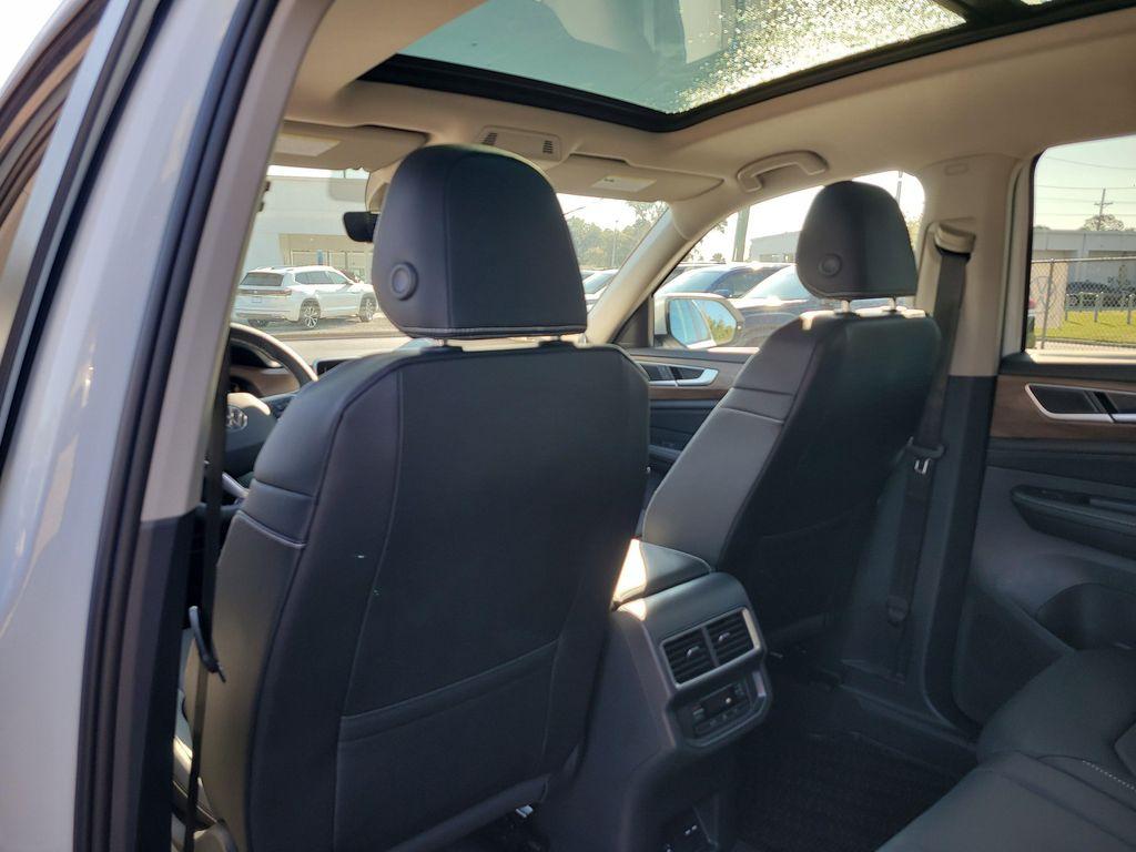 new 2026 Volkswagen Atlas car, priced at $45,340