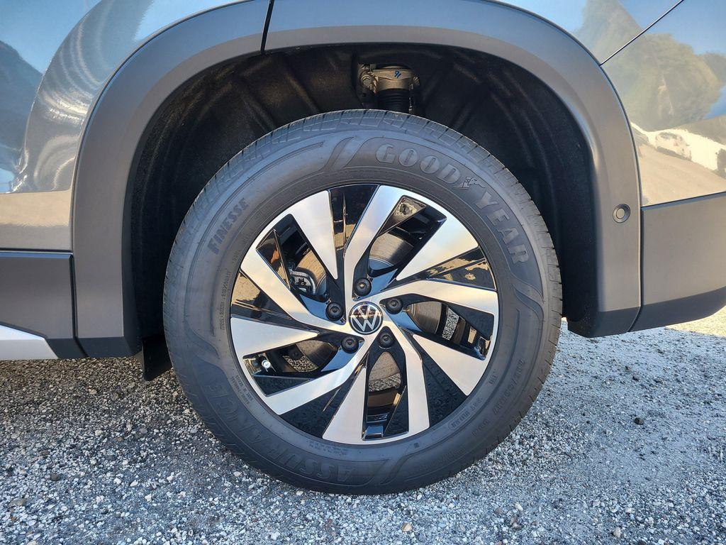 new 2026 Volkswagen Tiguan car, priced at $31,927