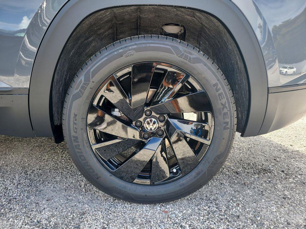 new 2026 Volkswagen Atlas Cross Sport car, priced at $45,425