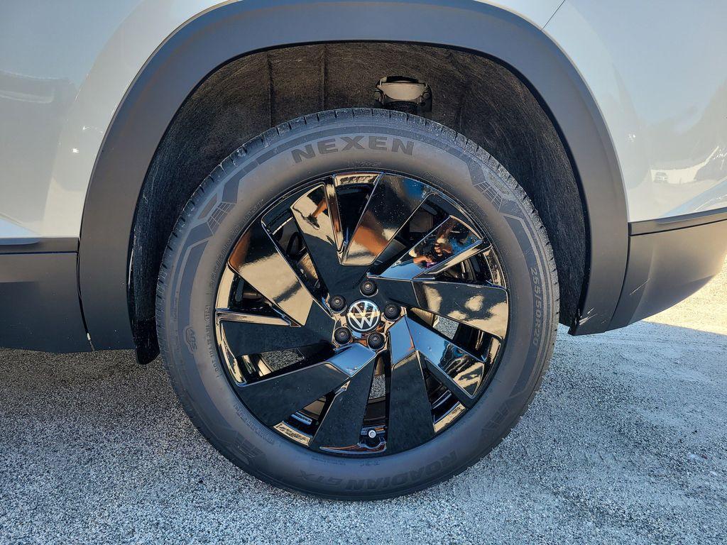 new 2026 Volkswagen Atlas Cross Sport car, priced at $45,843
