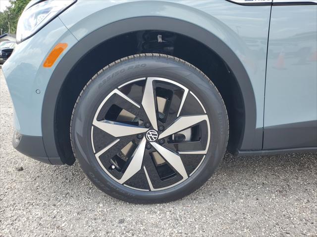 new 2025 Volkswagen ID.4 car, priced at $50,454