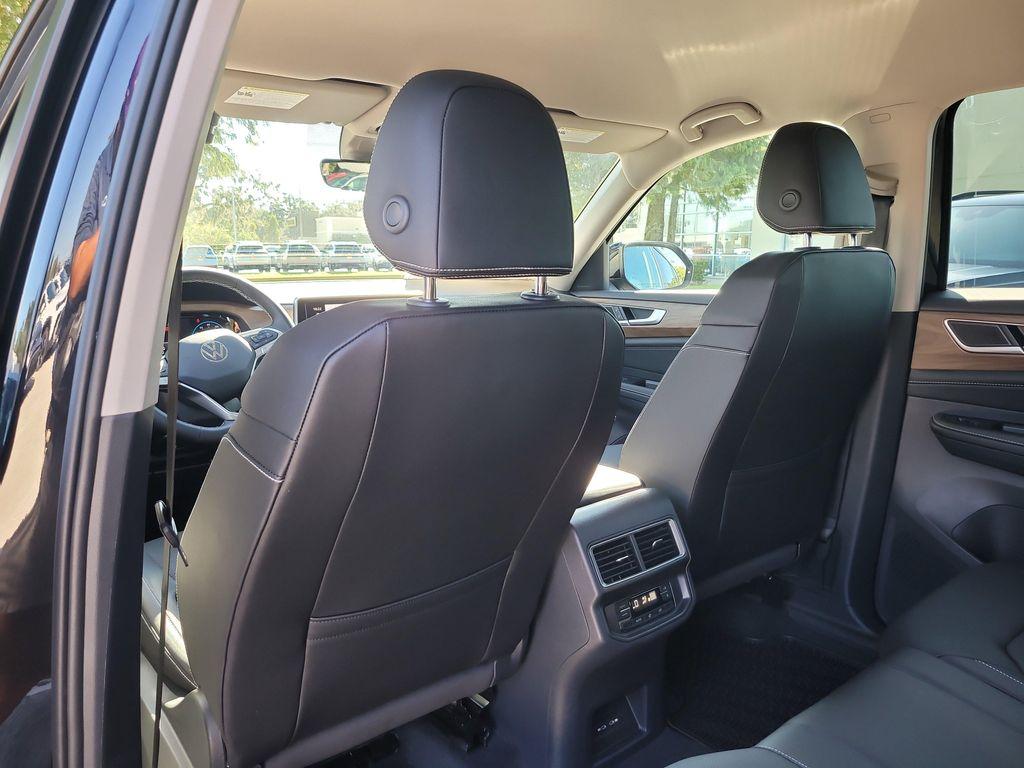 new 2026 Volkswagen Atlas car, priced at $39,585