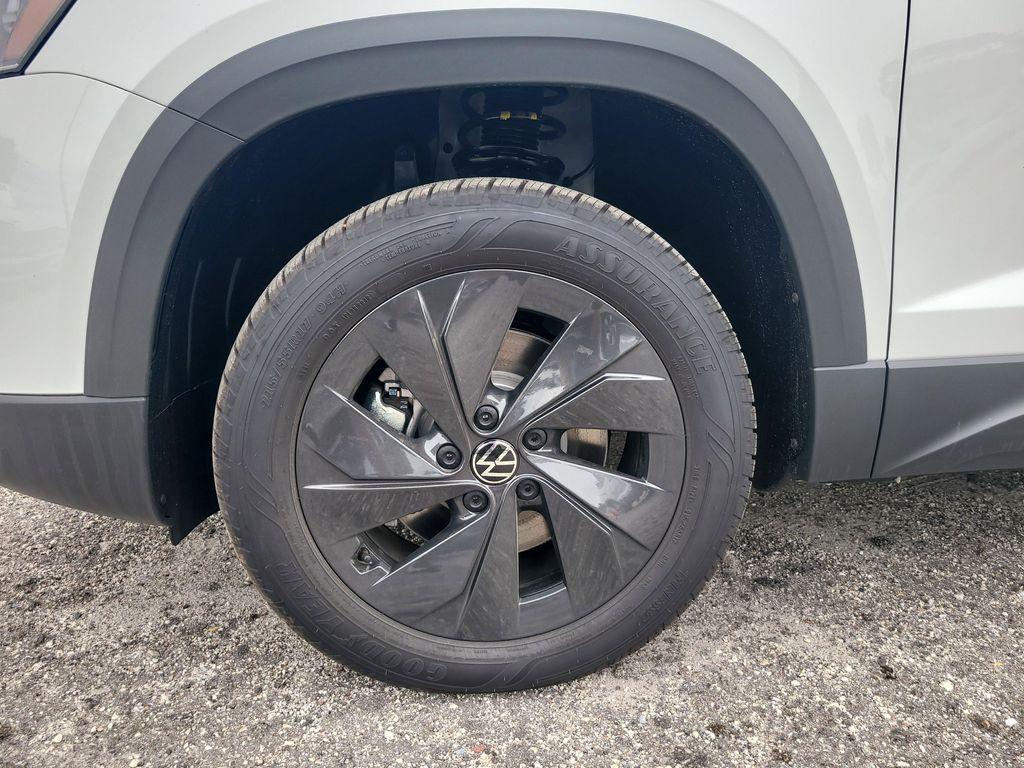 new 2025 Volkswagen Taos car, priced at $24,999