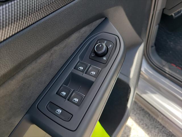 new 2025 Volkswagen Golf GTI car, priced at $33,539