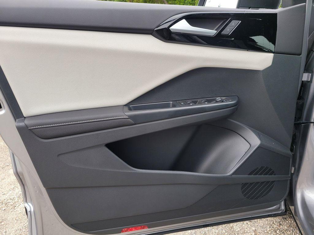 new 2025 Volkswagen Taos car, priced at $26,592
