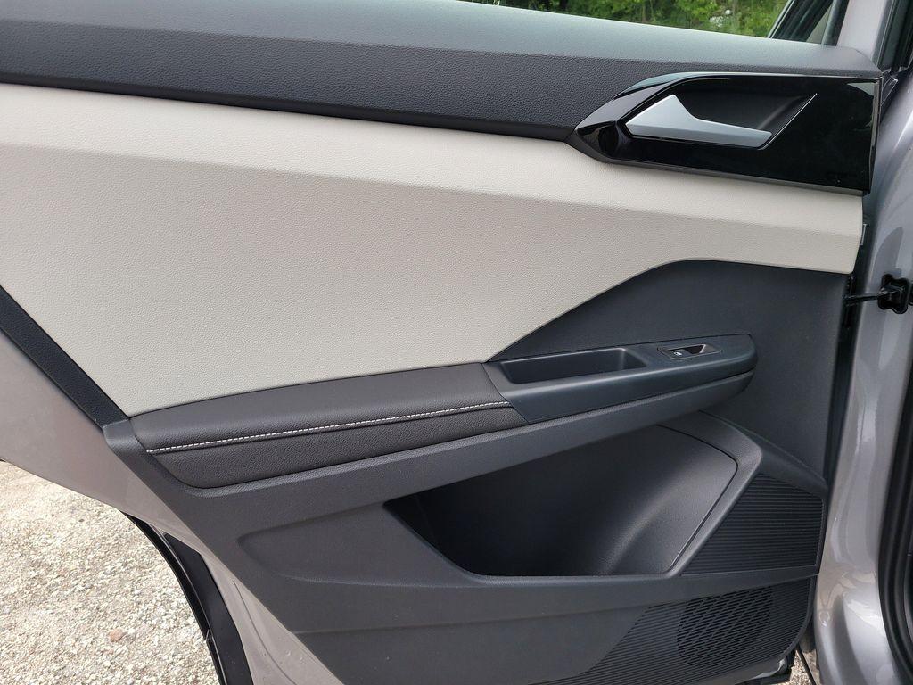 new 2025 Volkswagen Taos car, priced at $26,592