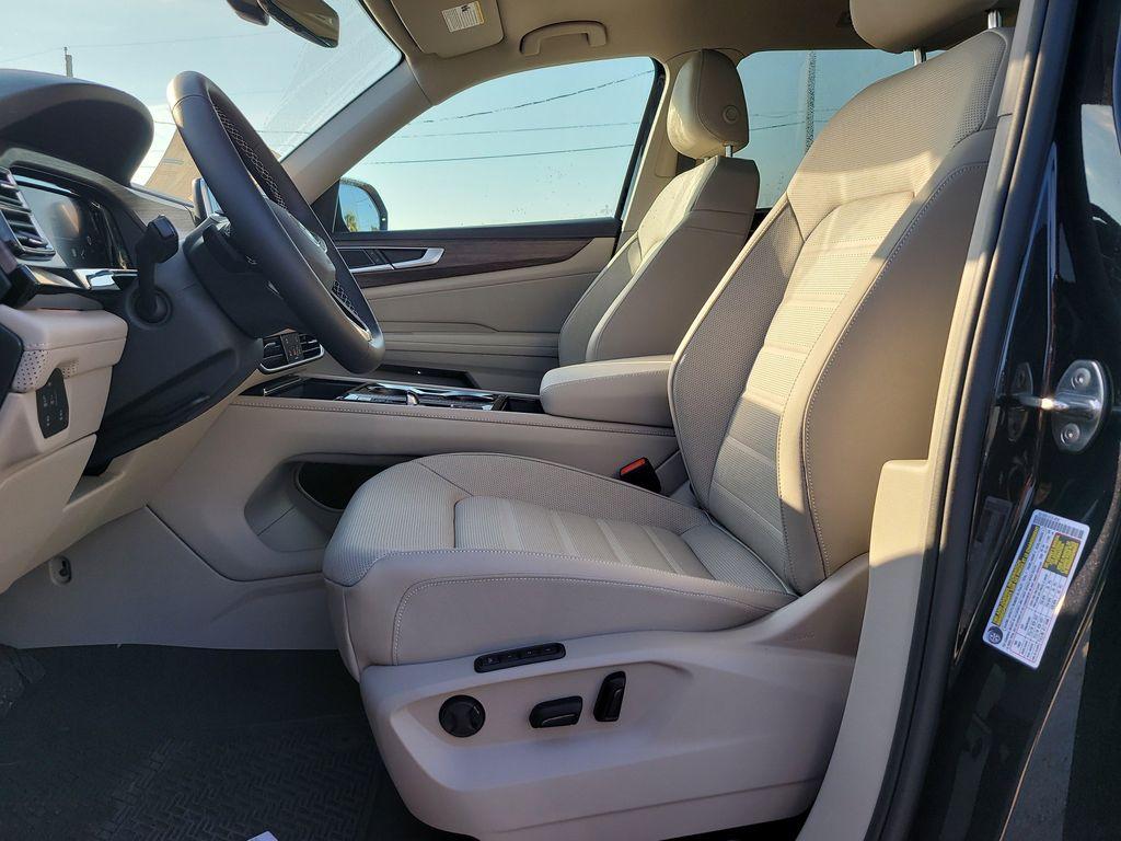 new 2026 Volkswagen Atlas car, priced at $50,256