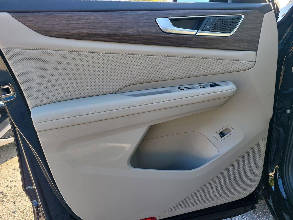 new 2026 Volkswagen Atlas car, priced at $50,256
