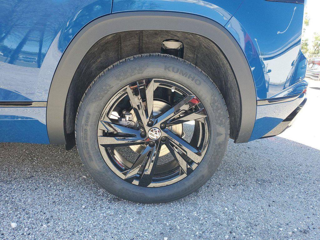 new 2025 Volkswagen Atlas Cross Sport car, priced at $46,760