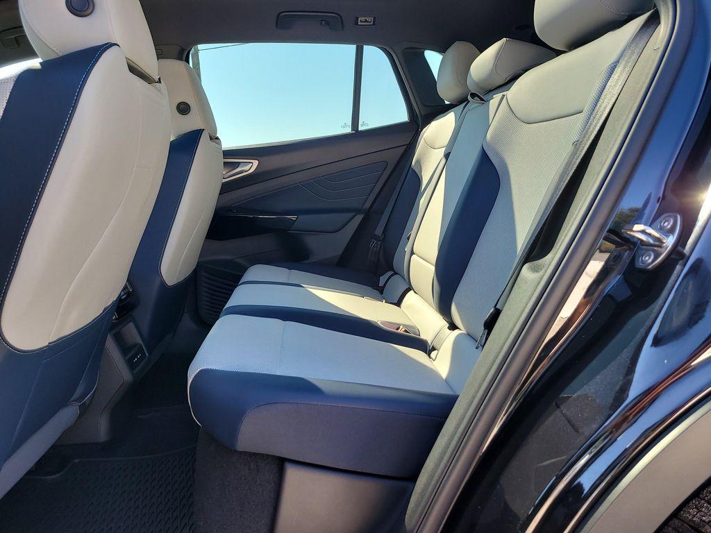 new 2025 Volkswagen ID.4 car, priced at $49,527