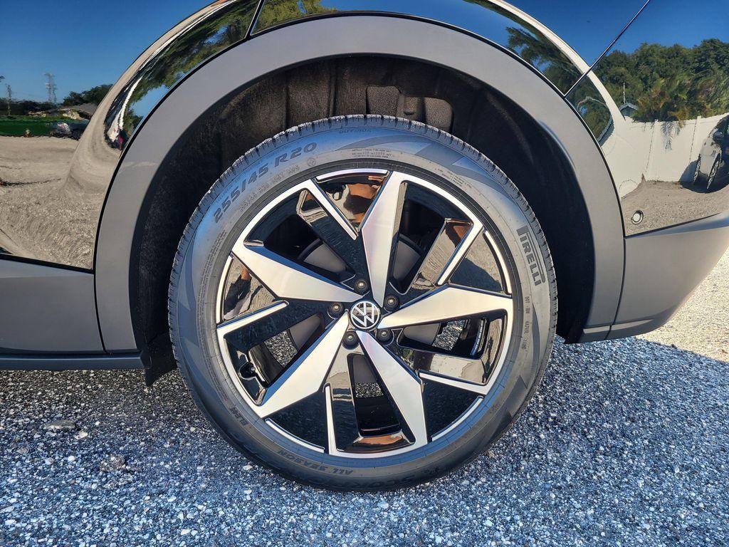 new 2025 Volkswagen ID.4 car, priced at $49,527