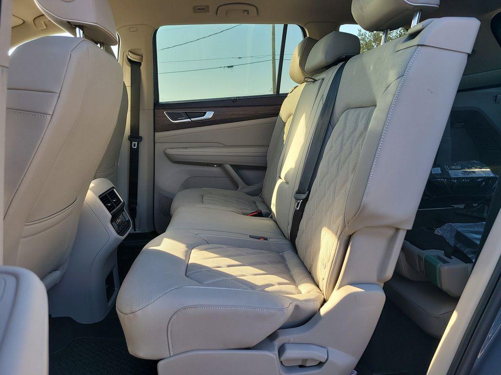 new 2026 Volkswagen Atlas car, priced at $55,538