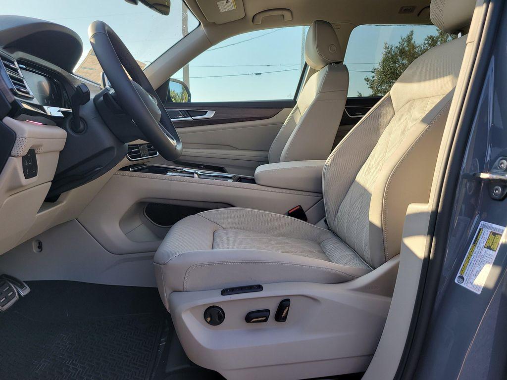 new 2026 Volkswagen Atlas car, priced at $55,538
