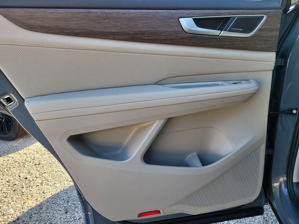 new 2026 Volkswagen Atlas car, priced at $55,538