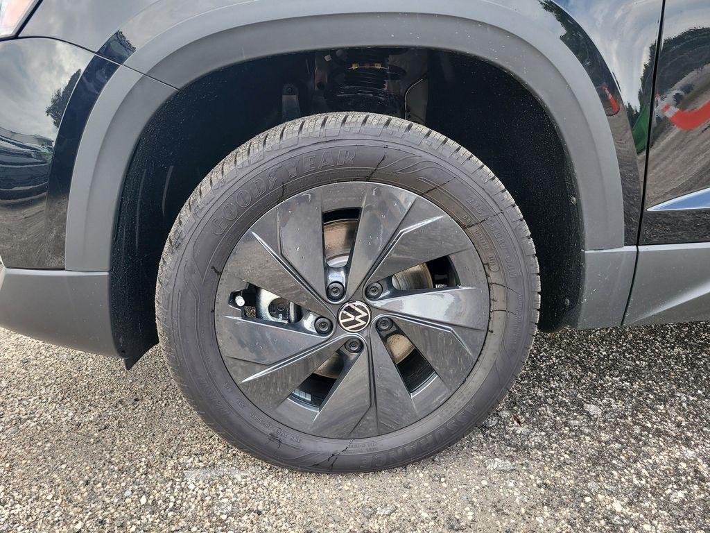 new 2025 Volkswagen Taos car, priced at $25,918