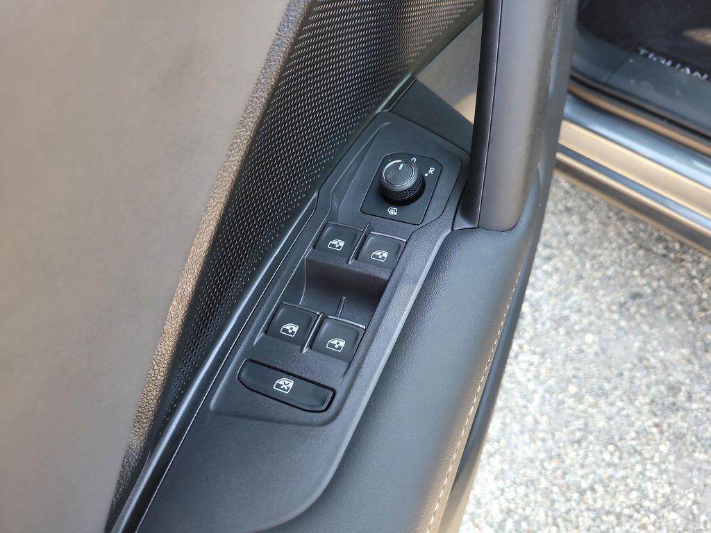 new 2025 Volkswagen Tiguan car, priced at $34,720