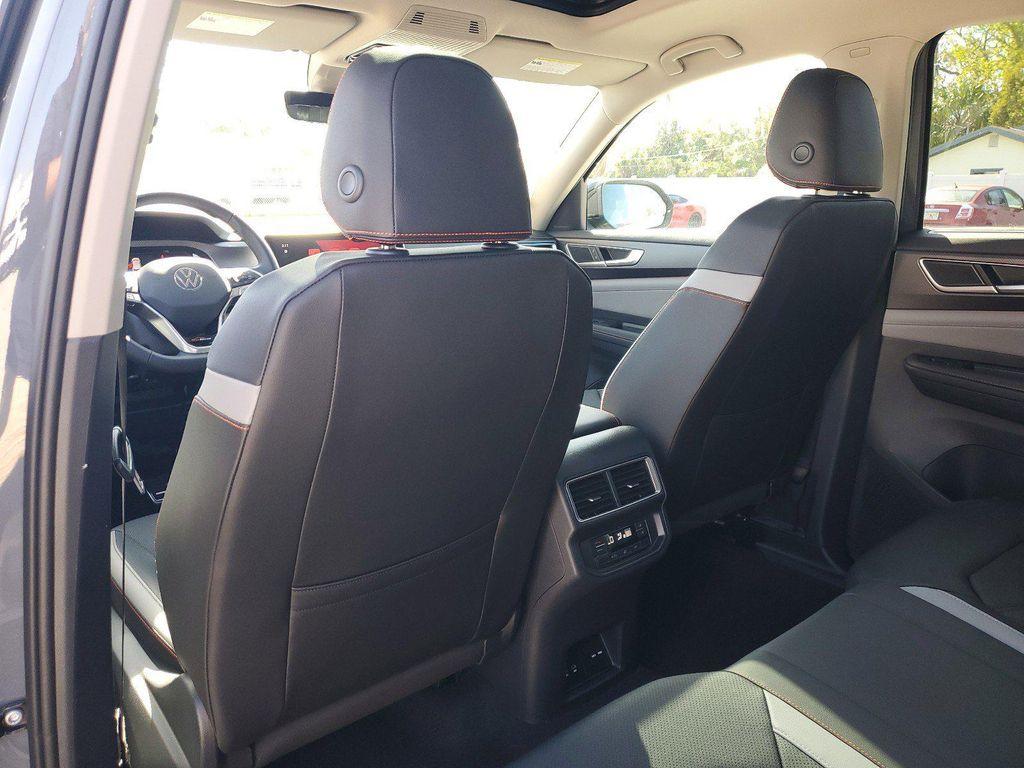 new 2025 Volkswagen Atlas car, priced at $42,521