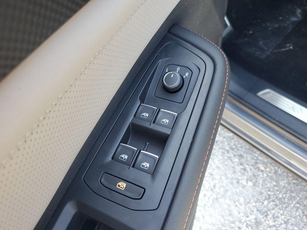 new 2025 Volkswagen Atlas car, priced at $42,521