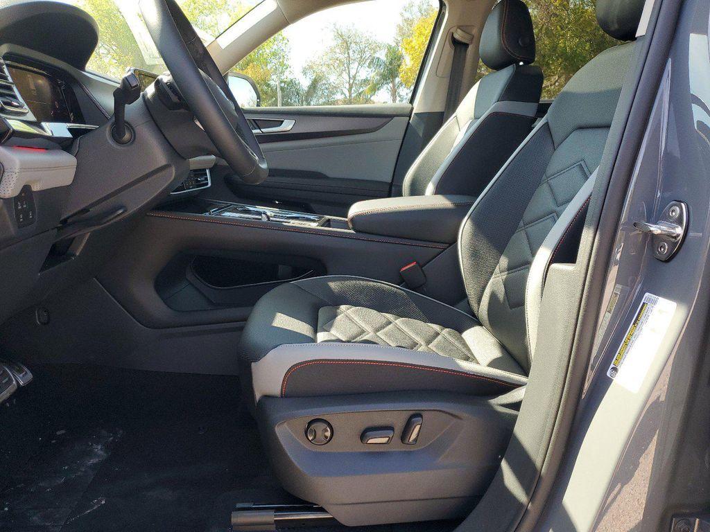 new 2025 Volkswagen Atlas car, priced at $42,521