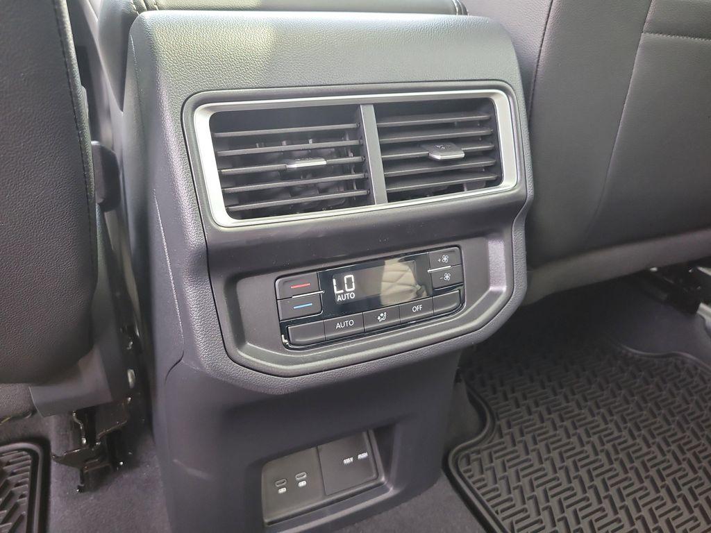 new 2026 Volkswagen Atlas car, priced at $46,192