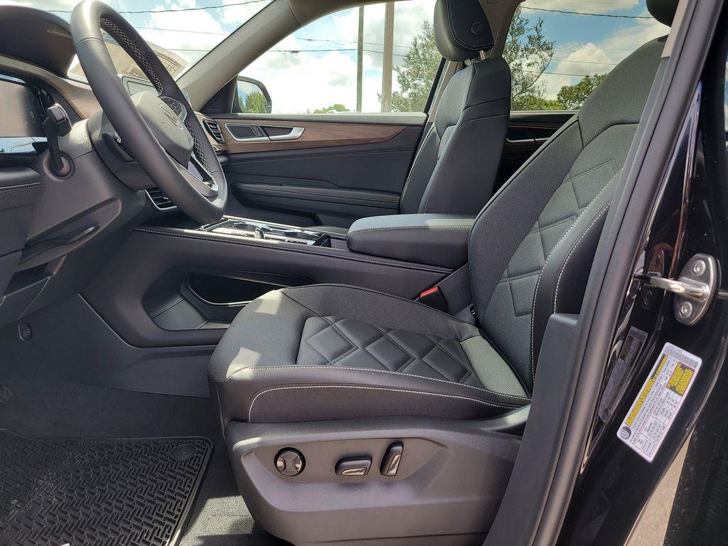 new 2026 Volkswagen Atlas car, priced at $46,192