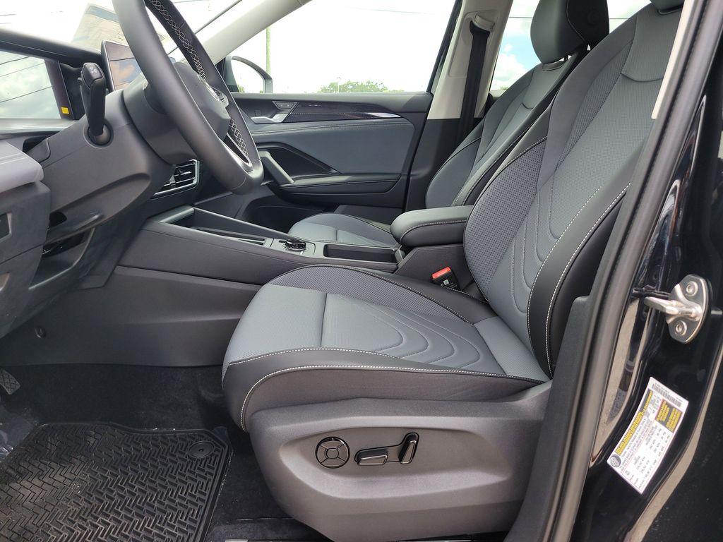 new 2025 Volkswagen Tiguan car, priced at $32,429