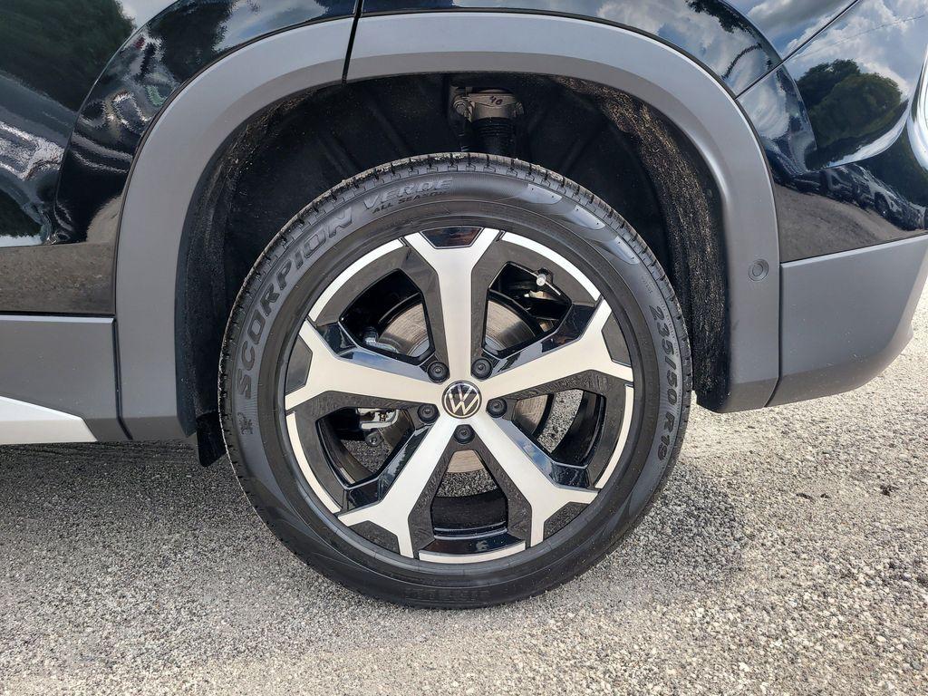 new 2025 Volkswagen Tiguan car, priced at $32,429